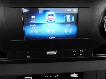 Mercedes Sprinter wywrotka 165KM 010485 - wnetrze