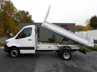 Mercedes Sprinter wywrotka 165KM 010485 - zaladunek