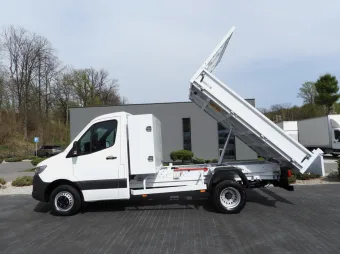 Mercedes Sprinter wywrotka 160KM 111731 - zaladunek