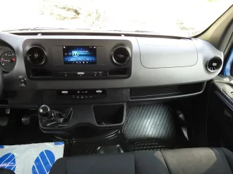 Mercedes Sprinter doka skrzynia 160KM 045542 - fotele