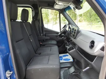 Mercedes Sprinter doka skrzynia 160KM 045542 - konsola środkowa