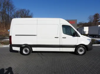 Mercedes Sprinter furgon chłodnia 140KM 014823 - bok prawy
