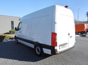 Mercedes Sprinter furgon chłodnia 140KM 014823 - bok tyl