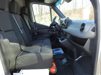 Mercedes Sprinter furgon chłodnia 140KM 014823 - fotel kierowcy