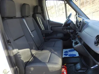 Mercedes Sprinter furgon chłodnia 140KM 014823 - fotel pasazera