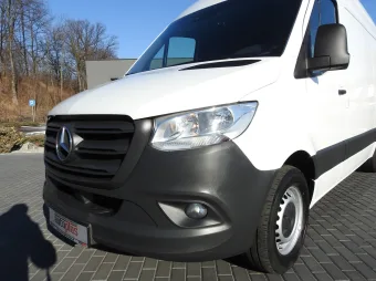Mercedes Sprinter furgon chłodnia 140KM 014823 - kokpit