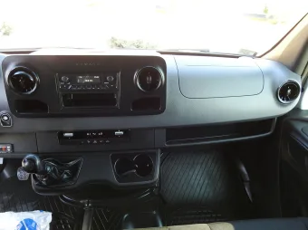 Mercedes Sprinter furgon chłodnia 140KM 014823 - lewarek