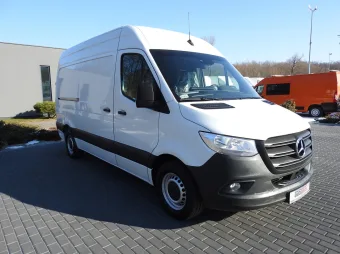 Mercedes Sprinter furgon chłodnia 140KM 014823 - przod prawy