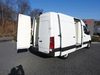 Mercedes Sprinter furgon chłodnia 140KM 014823 - tyl