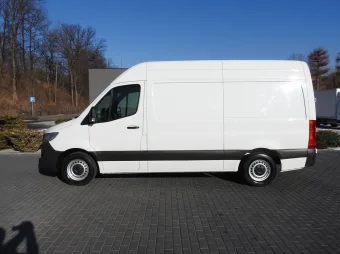 Mercedes Sprinter furgon chłodnia 140KM 014823 - tyl