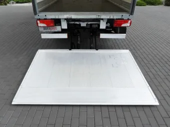 Mercedes Sprinter kontener winda 8 palet 150KM 203531 - detal
