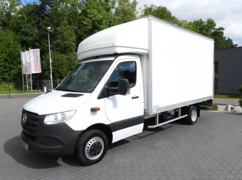 Mercedes Sprinter kontener winda 8 palet 150KM 203531 - przod lewy