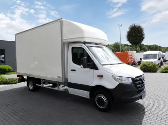 Mercedes Sprinter kontener winda 8 palet 150KM 203531 - przod prawy