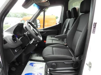 Mercedes Sprinter kontener winda 8 palet 150KM 203531 - radio