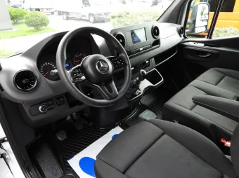 Mercedes Sprinter kontener winda 8 palet 150KM 203531 - srodek