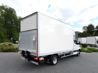 Mercedes Sprinter kontener winda 8 palet 150KM 203531 - tyl