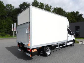 Mercedes Sprinter kontener winda 8 palet 150KM 203531 - tyl zabudowy