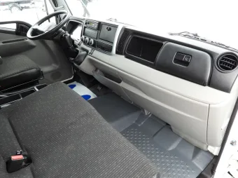 Mitsubishi Canter wywrotka 150KM D13361 - fotel kierowcy