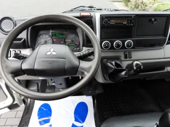 Mitsubishi Canter wywrotka trojstronna 150KM D01728 - fotel kierowcy