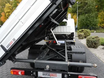 Mitsubishi Canter wywrotka trojstronna 150KM D01728 - fotele