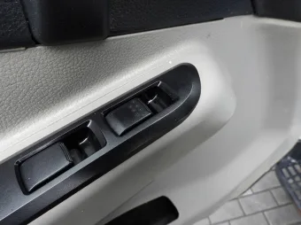 Mitsubishi Canter wywrotka trojstronna 150KM D01728 - klima
