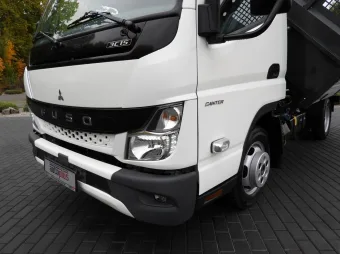 Mitsubishi Canter wywrotka trojstronna 150KM D01728 - kokpit