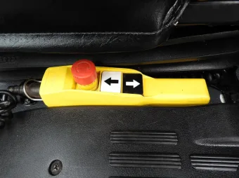 Mitsubishi Canter wywrotka trojstronna 150KM D01728 - podsufitka