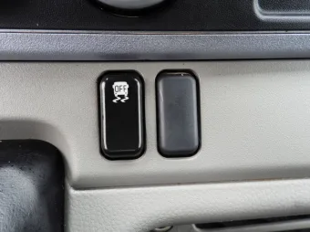 Mitsubishi Canter wywrotka trojstronna 150KM D01728 - widok