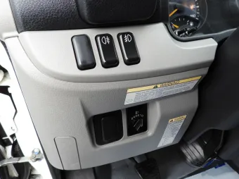 Mitsubishi Canter wywrotka 150KM D13361 - wnetrze