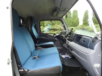 Mitsubishi Canter kontener chłodnia 14 palet 150KM 1866 - fotel pasazera