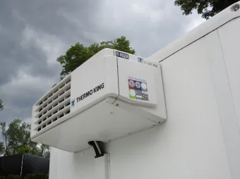 Mitsubishi Canter kontener chłodnia 14 palet 150KM 1866 - kierownica