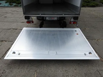 Mitsubishi Canter kontener chłodnia 14 palet 150KM 1866 - kola