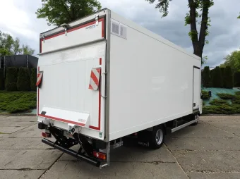 Mitsubishi Canter kontener chłodnia 14 palet 150KM 1866 - tyl