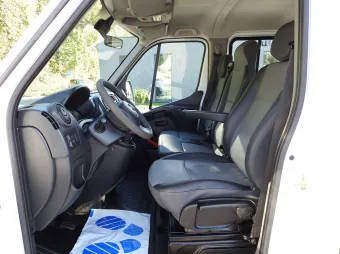 Opel Movano doka skrzynia 130KM 180836 - kokpit