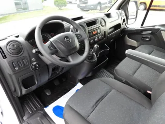 Opel Movano doka skrzynia 130KM 166996 - srodek
