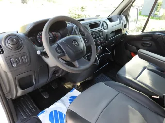 Opel Movano doka skrzynia 130KM 180836 - srodek