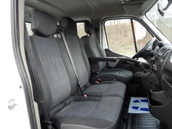 Opel Movano doka skrzynia 130KM 166996 - wnetrze