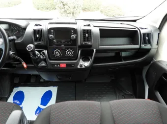 Opel Movano doka trojstronna 140KM V77185 - wnetrze