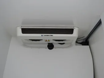 Opel Movano furgon chłodnia 136KM 248296 - kokpit
