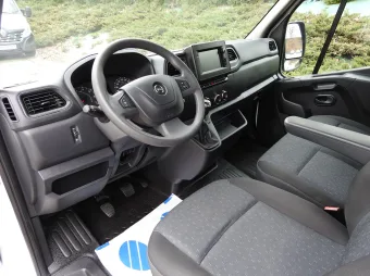 Opel Movano furgon chłodnia 136KM 265354 - srodek
