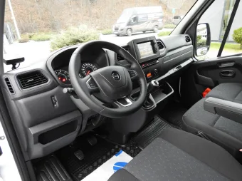 Opel Movano furgon chłodnia 150KM 271674 - srodek
