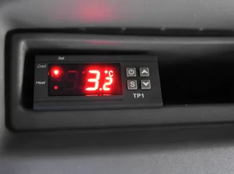 Opel Movano furgon chłodnia 136KM 265354 - wnetrze
