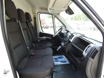 Opel Movano furgon 140KM 015534 - radio