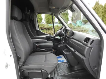 Opel Movano skrzynia plandeka 10 palet 165KM 229436 - fotel pasazera