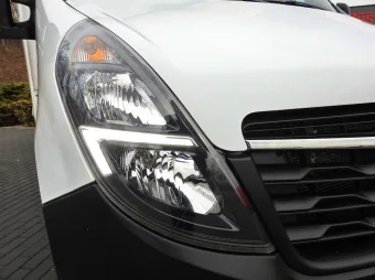 Opel Movano skrzynia plandeka 8 palet 165KM 255887 - kokpit
