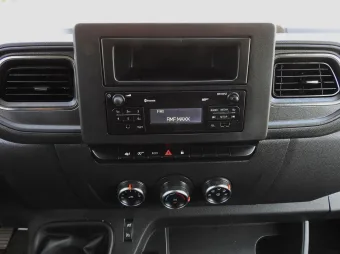Opel Movano skrzynia plandeka 10 palet 165KM 1735 - wnetrze