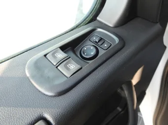 Opel Movano skrzynia plandeka 8 palet 165KM 267637 - wnetrze