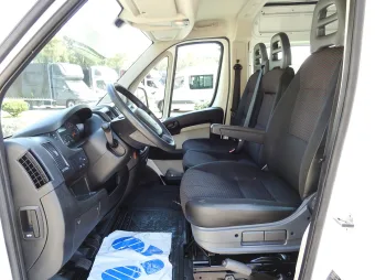 Peugeot Boxer brygadówka 110KM D89973 - detal
