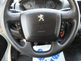 Peugeot Boxer brygadówka 110KM D89973 - radio