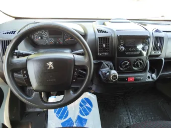 Peugeot Boxer brygadówka 110KM D89973 - siedzenia